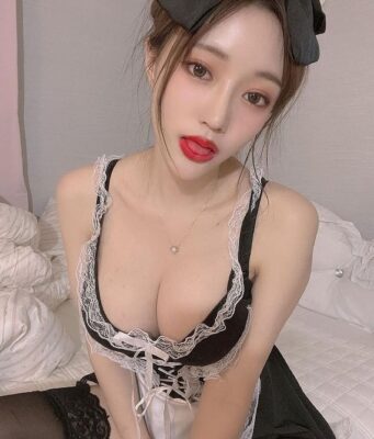 Date Asian Woman image 3
