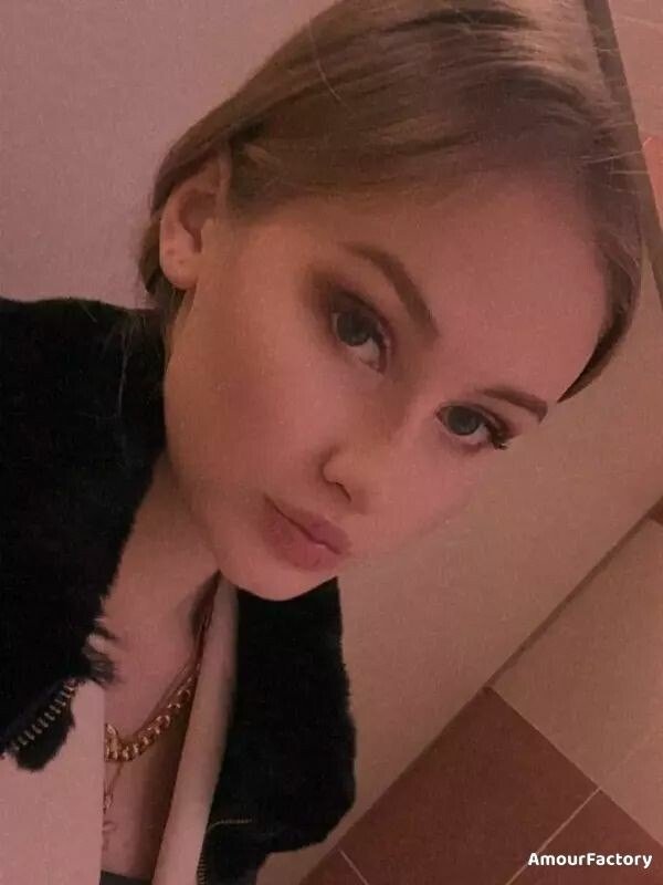 Polina Profile image 4