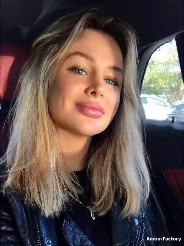 Helena Profile image 1