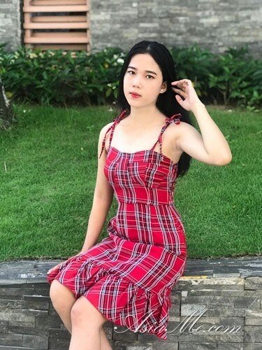Emilia, 20