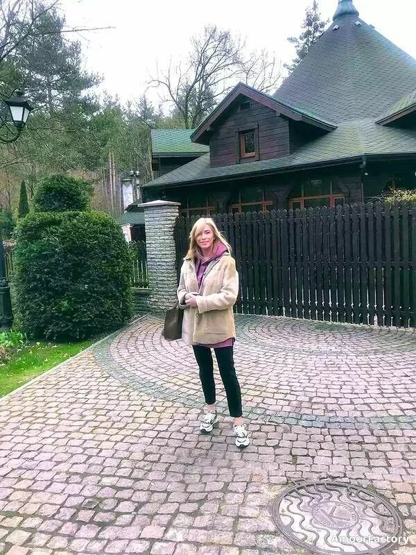 Iryna, 52