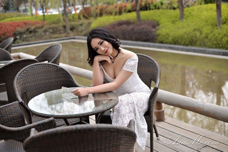 Yan, 25