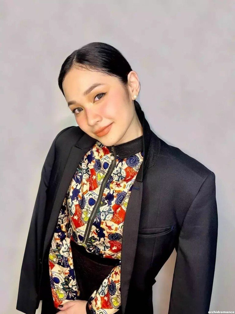 Mariana, 26