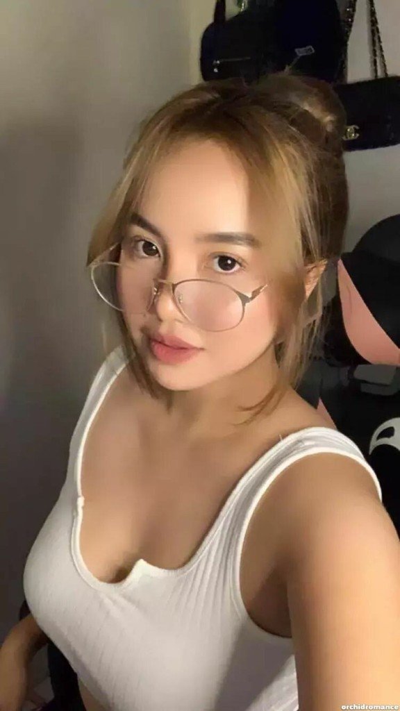 Ladymaria, 21