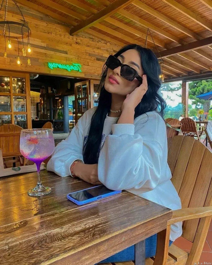Paola Profile image 5