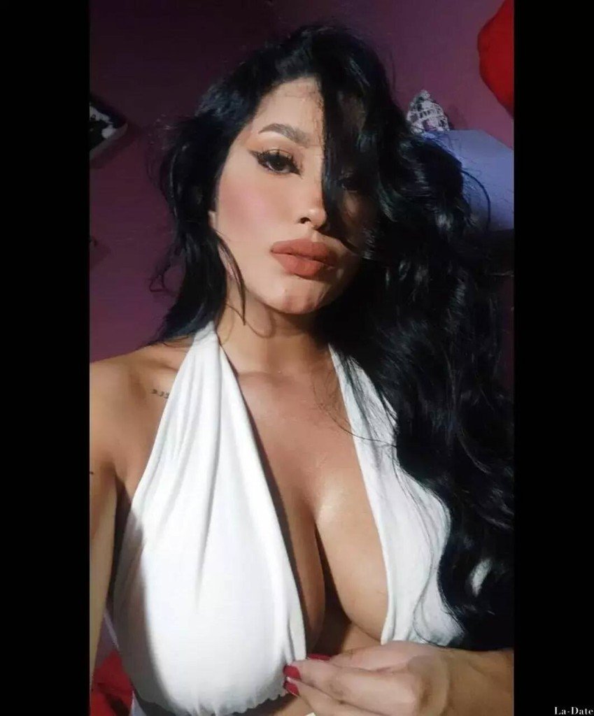 Paola Profile image 6