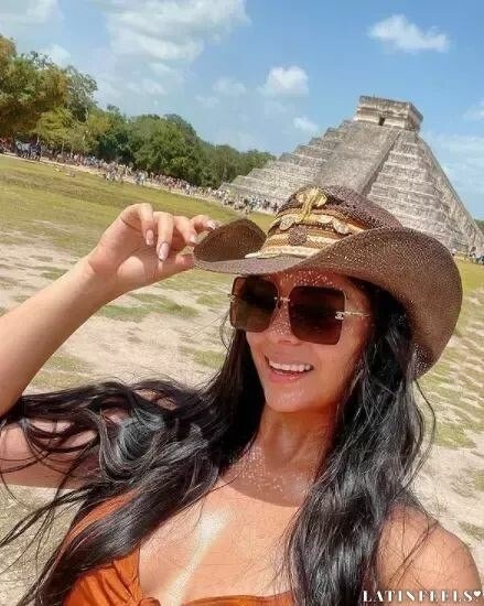 Gloria Profile image 5