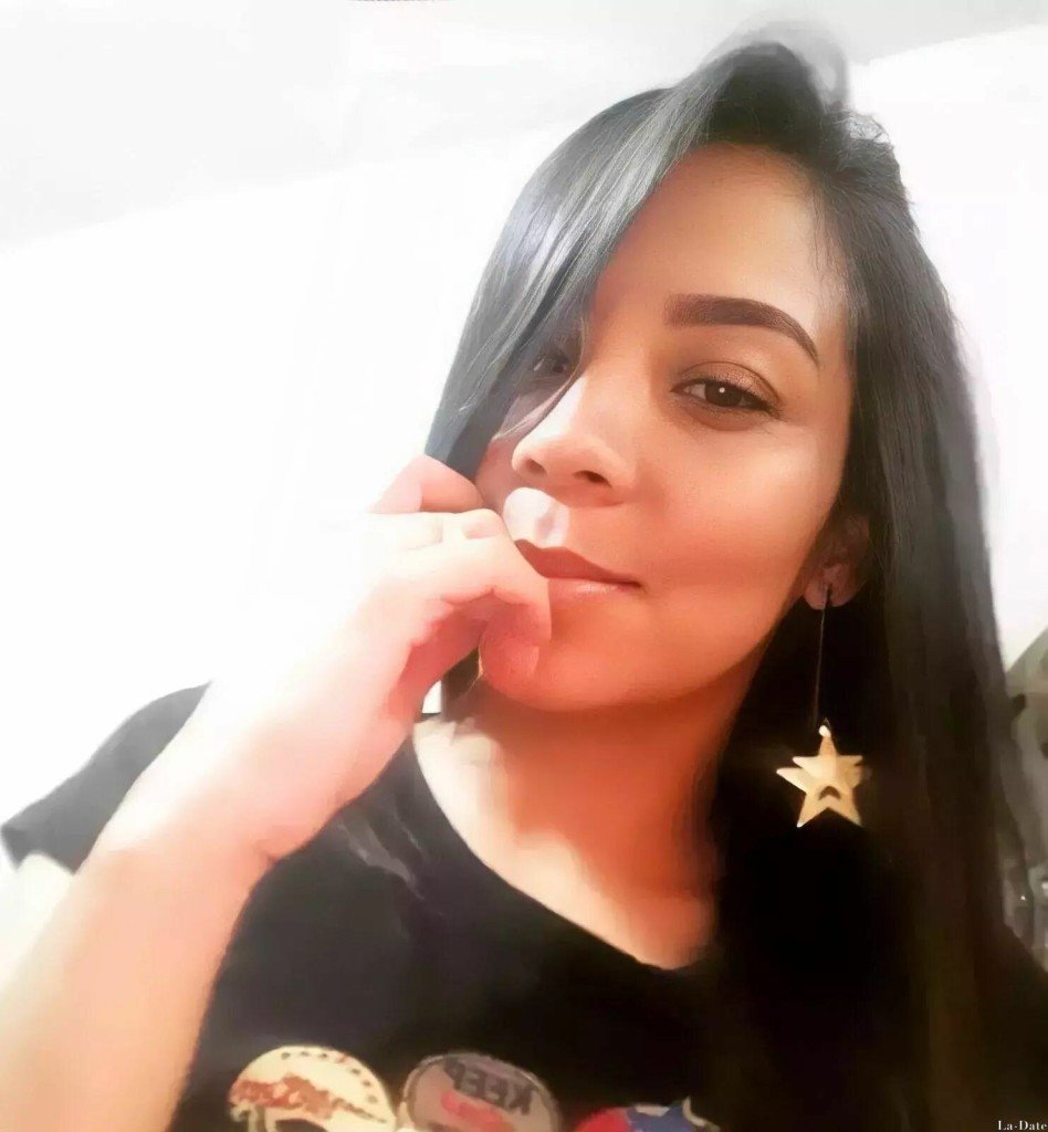 Elizabeth Profile image 5