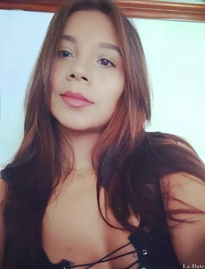 Elizabeth Profile image 4