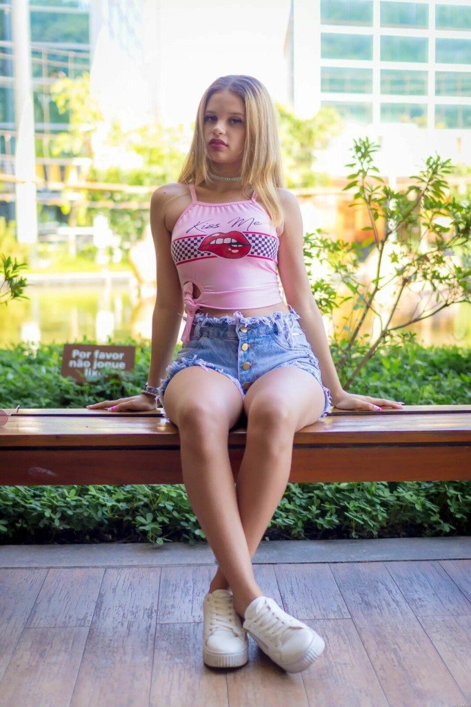 Vanessa Profile image 4
