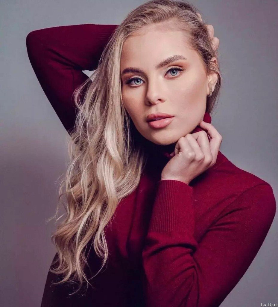 Eva Profile image 6