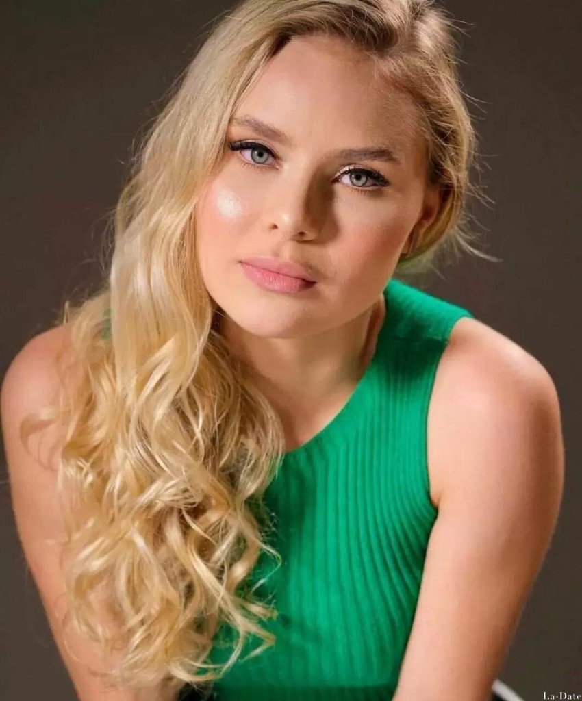 Eva Profile image 5