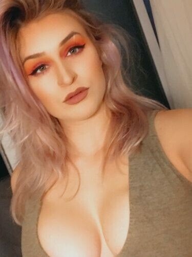 Lola, 25