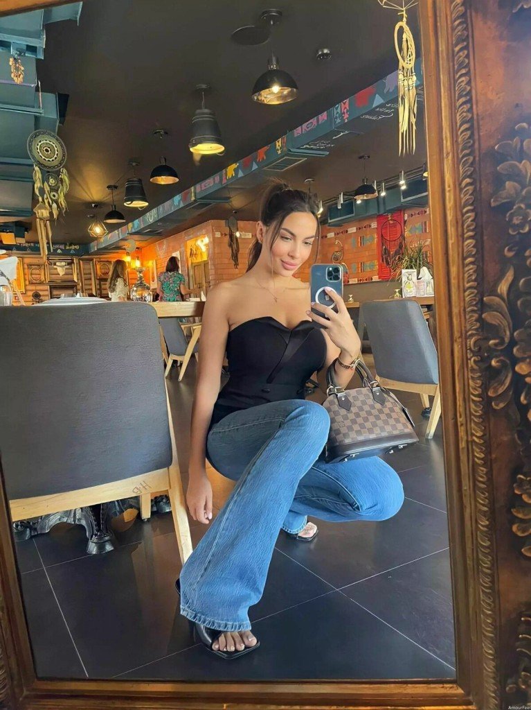 Julia Profile image 2
