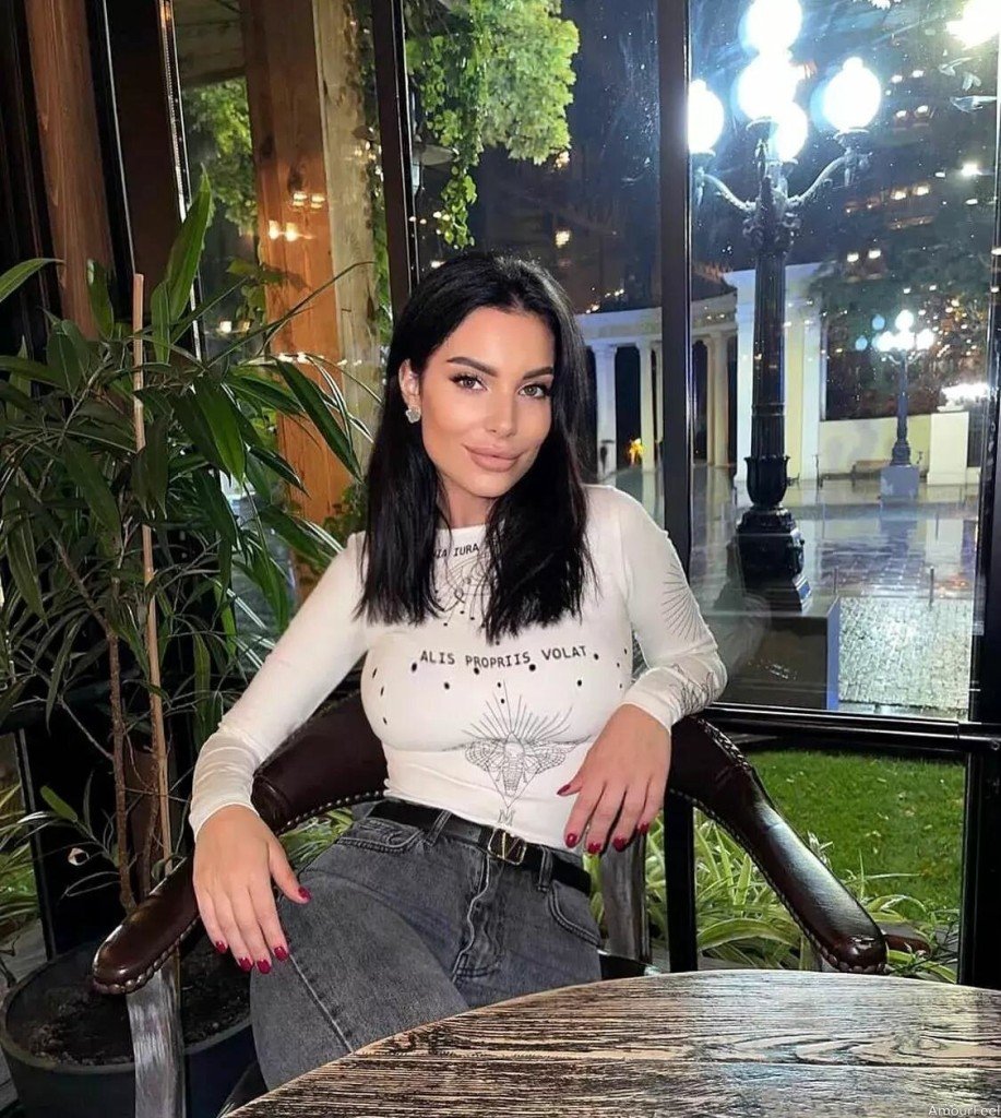 Polina Profile image 6