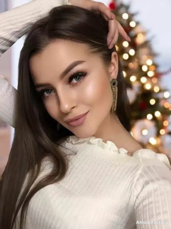 Karyna Profile image 4