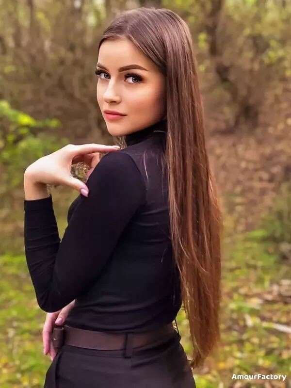 Karyna Profile image 2