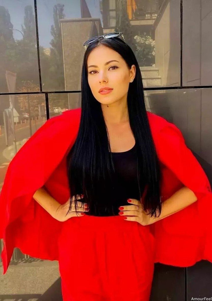 Juliya, 33