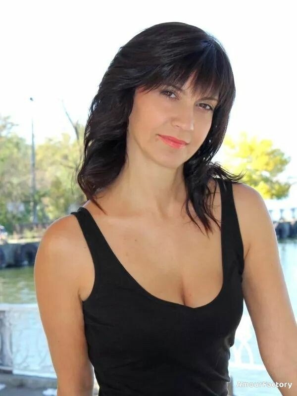 Viktoria, 44