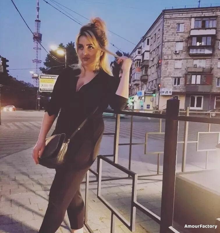 Yulia Profile image 4