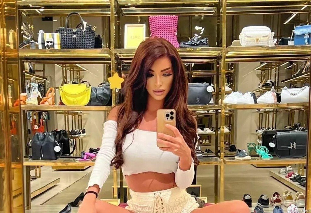 Lyudmila Profile image 6