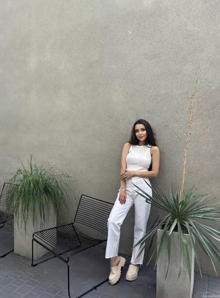 Yuliia Profile image 5