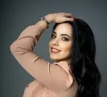 Elena Profile image 2