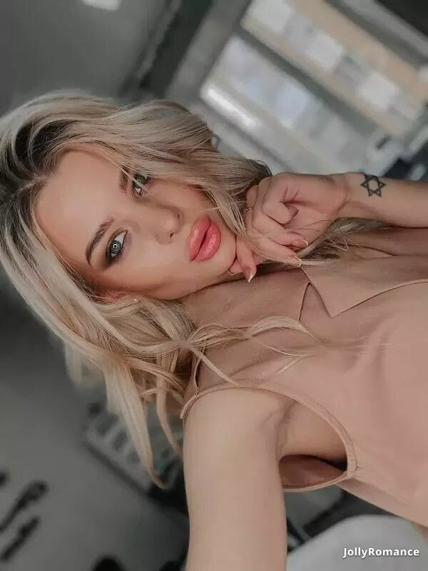 Yana Profile image 4